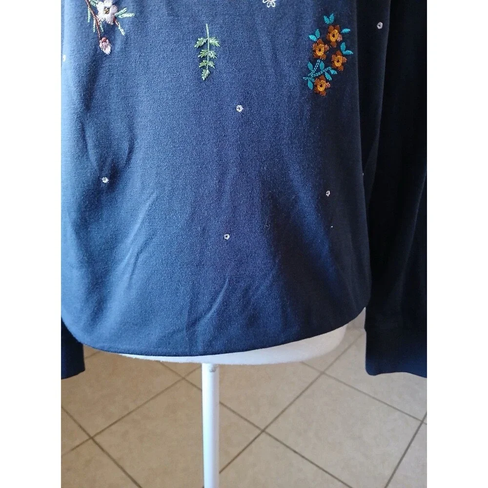 Farmers Market PL Embroidered Floral Navy Sweatshirt Long Sleeve Pullover Casual
